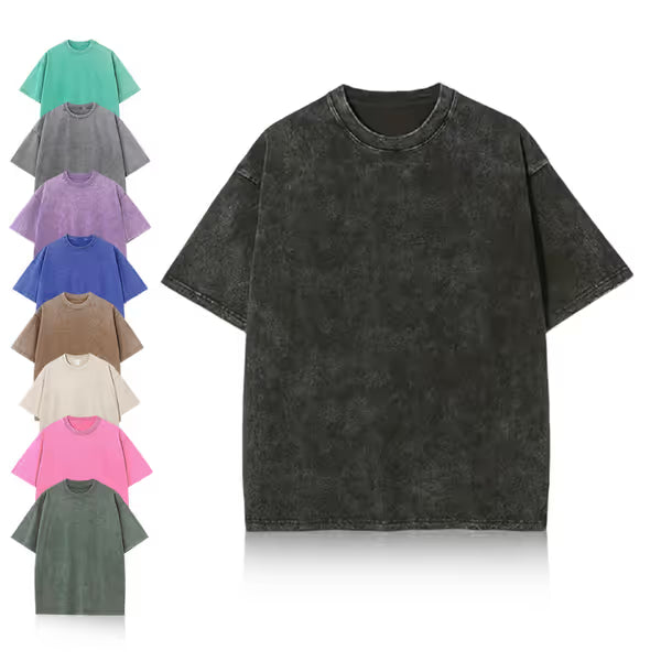 Esta camiseta unisex de estilo retro está confeccionada en tejido de algodón grueso, tiene un corte holgado y presenta un efecto desgastado y desteñido.