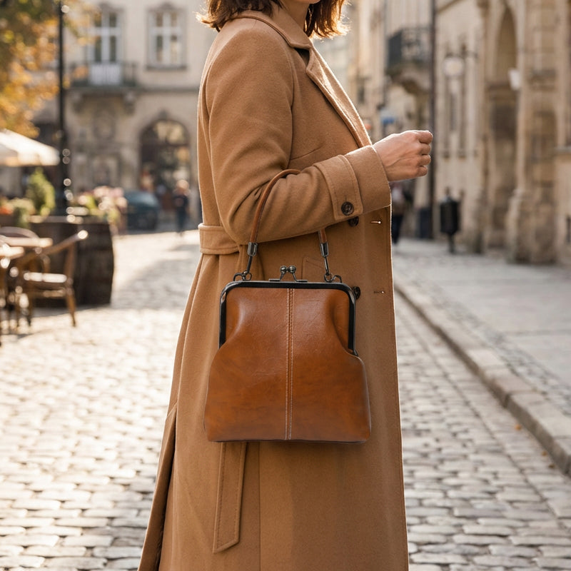 Bolso vintage con cierre de beso – 2 en 1: para llevar y organizar.