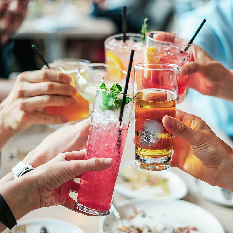 Molde de silicona para hielo con forma de calavera: ideal para cócteles, fiestas y postres creativos 🍹