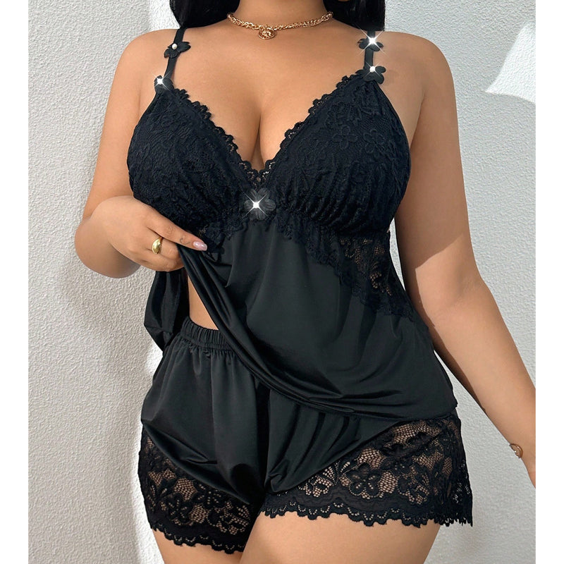 Conjunto de pijama con top sin mangas y shorts con ribete de encaje.