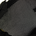 Gorro transpirable: tejido de malla, correa ajustable (55–60 cm) y banda antisudor integrada.