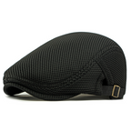 Gorro transpirable: tejido de malla, correa ajustable (55–60 cm) y banda antisudor integrada.