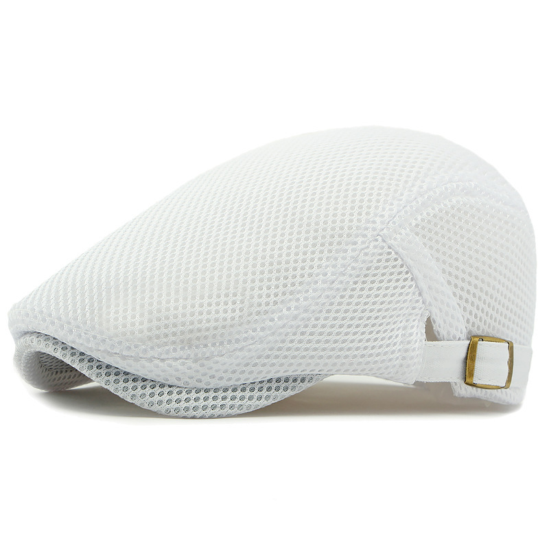 Gorro transpirable: tejido de malla, correa ajustable (55–60 cm) y banda antisudor integrada.