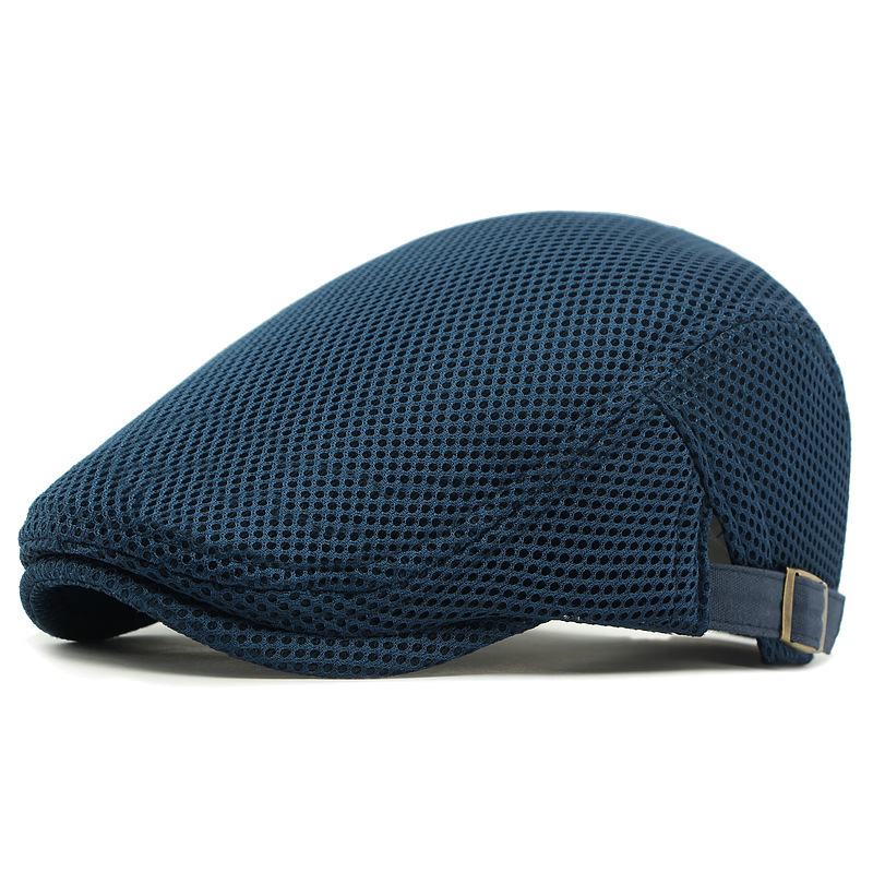 Gorro transpirable: tejido de malla, correa ajustable (55–60 cm) y banda antisudor integrada.