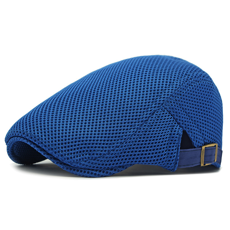 Gorro transpirable: tejido de malla, correa ajustable (55–60 cm) y banda antisudor integrada.