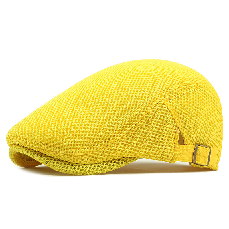 Gorro transpirable: tejido de malla, correa ajustable (55–60 cm) y banda antisudor integrada.