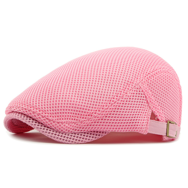 Gorro transpirable: tejido de malla, correa ajustable (55–60 cm) y banda antisudor integrada.